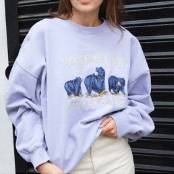 Erica Sierra Nevada Sweatshirt- Brandy Melville - Picture 2 of 4